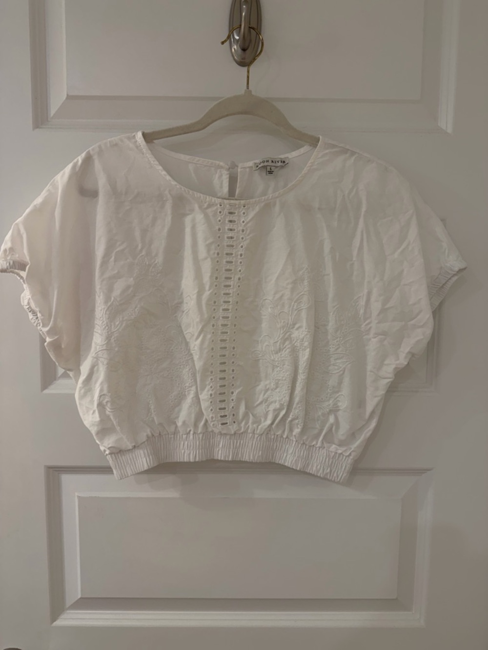 Moon River White Embroidered Cropped Blouse
